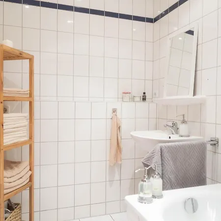 Grosse 3 Mit Netflix In Zentraler Lage إرفورت