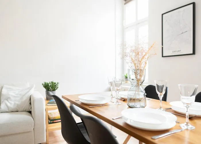 Grosse 3 Mit Netflix In Zentraler Lage Appartement