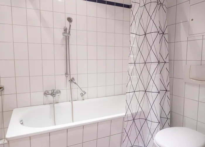 Grosse 3 Mit Netflix In Zentraler Lage Erfurt